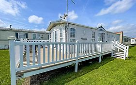 Lovely Caravan With Large Decking At Naze Marine Holiday Park Ref 17306Br